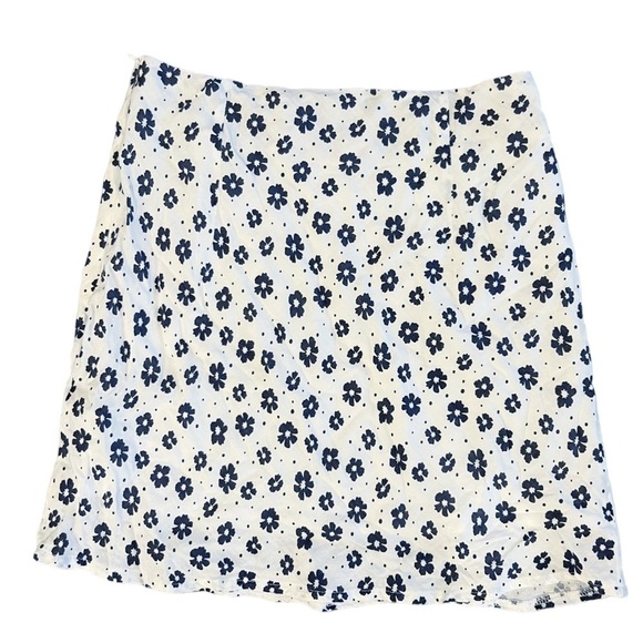 Princess Polly Maisy Hill Floral Mini Skirt Size 8 - Picture 6 of 7